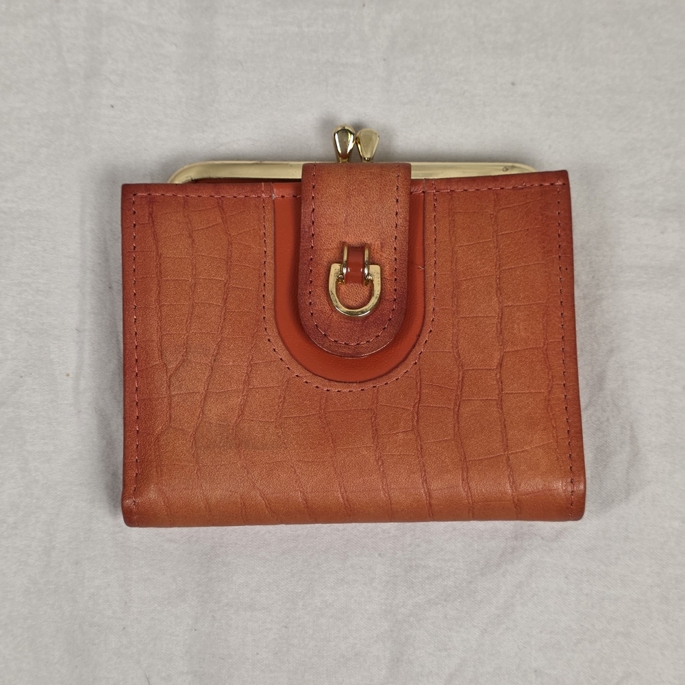 Vintage Amity Cowhide Leather Wallet 1960s Kiss Lock